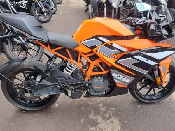 KTM RC 200 2021
