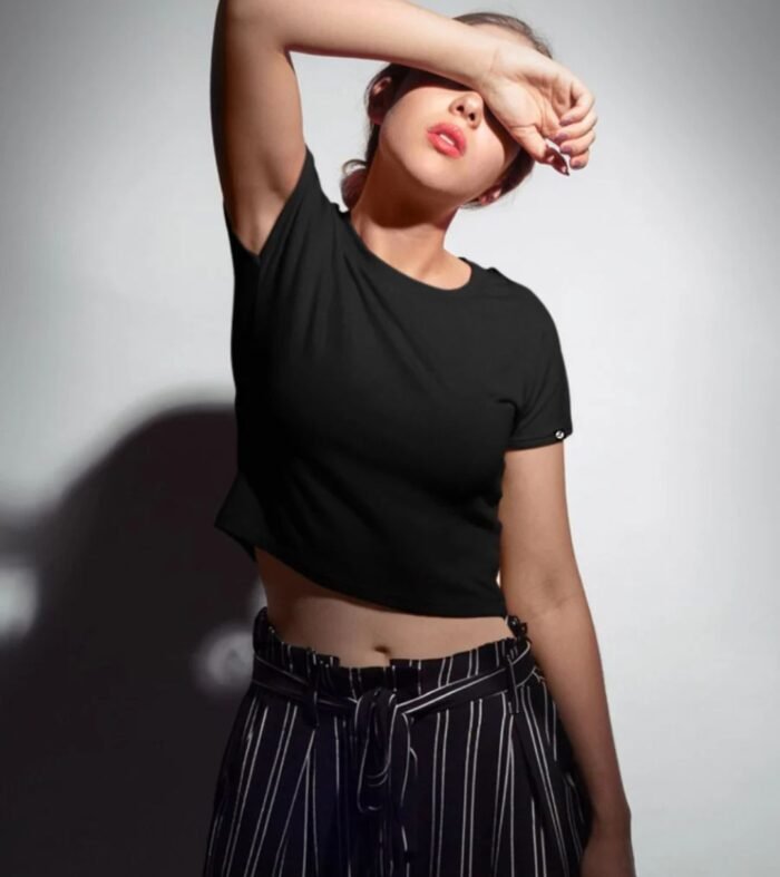 Solid Women Half Sleeve Crop Top - Black