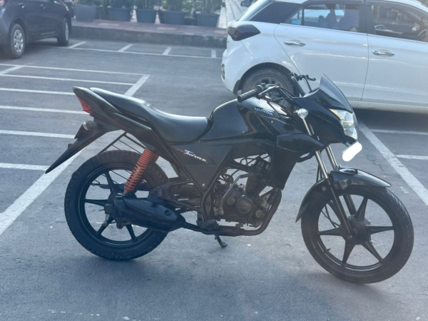Honda TWISTER 2015