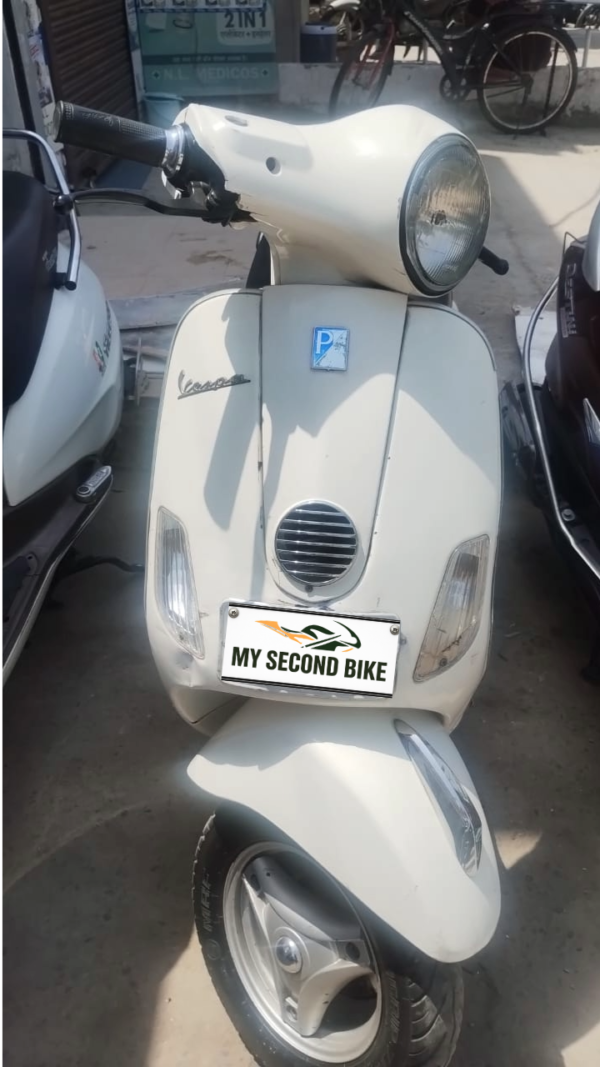 Vespa scooter 2013