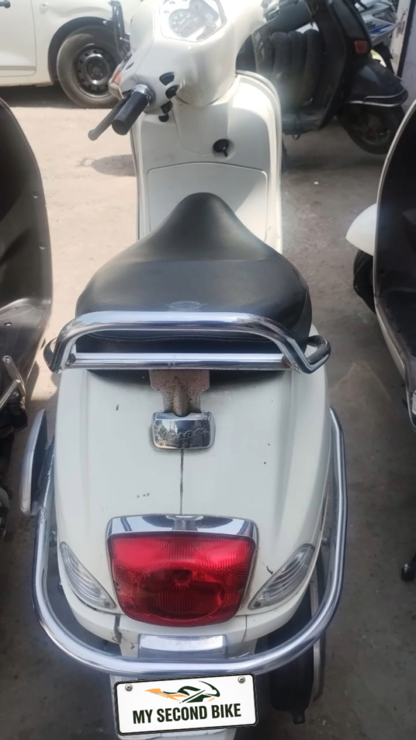 Vespa scooter 2013