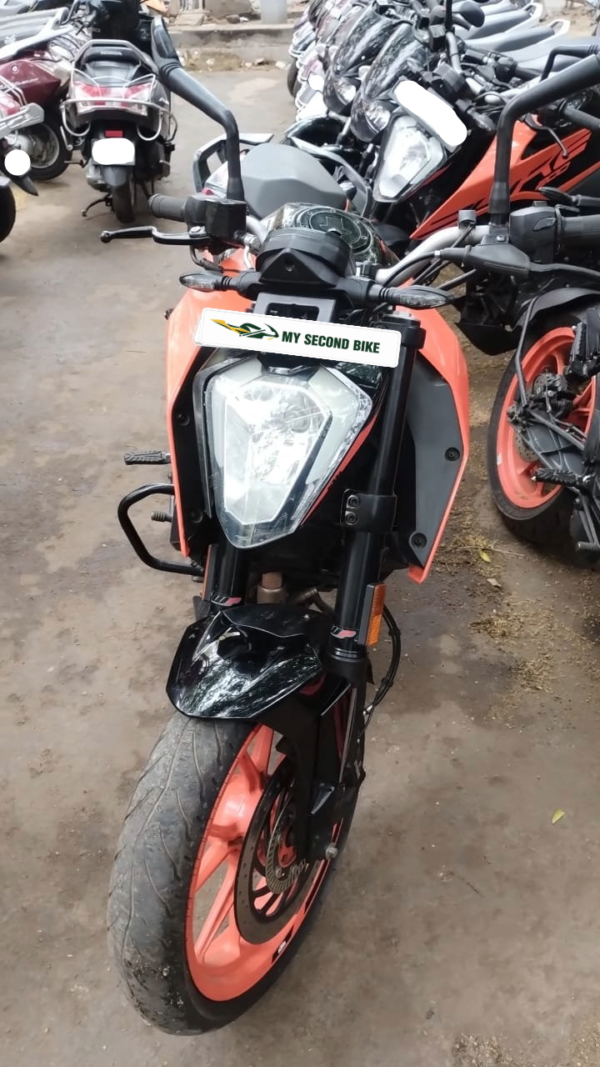 KTM duke200 2022