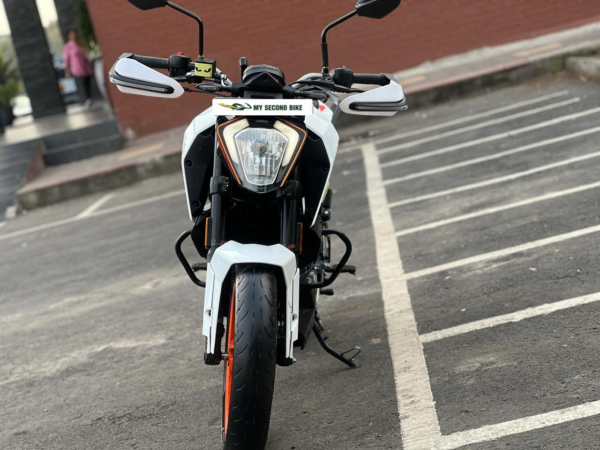 KTM duke200 2022