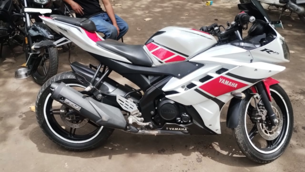Yamaha R15 2012