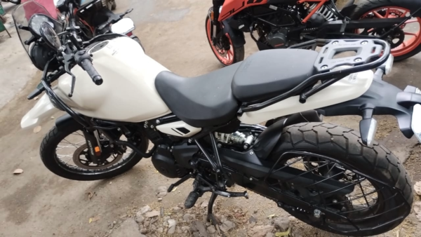 Royal Enfield himalayan 2024
