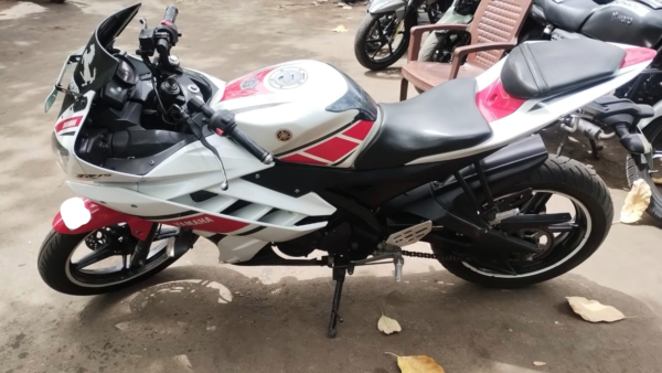 Yamaha R15 2012
