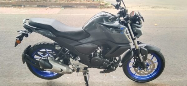 Yamaha fzs 2024