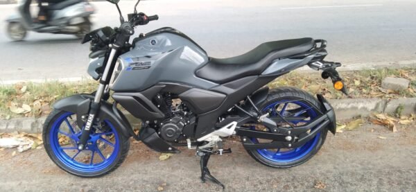 Yamaha fzs 2024