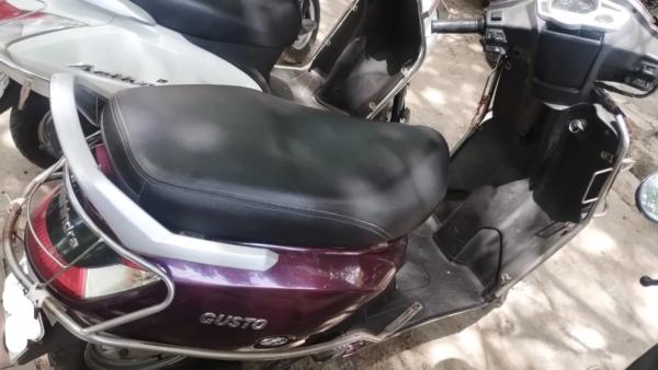 Mahindra GUSTO 2015
