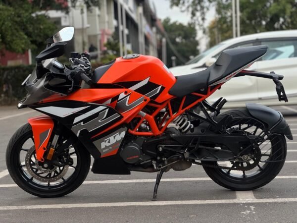 KTM RC200 2021