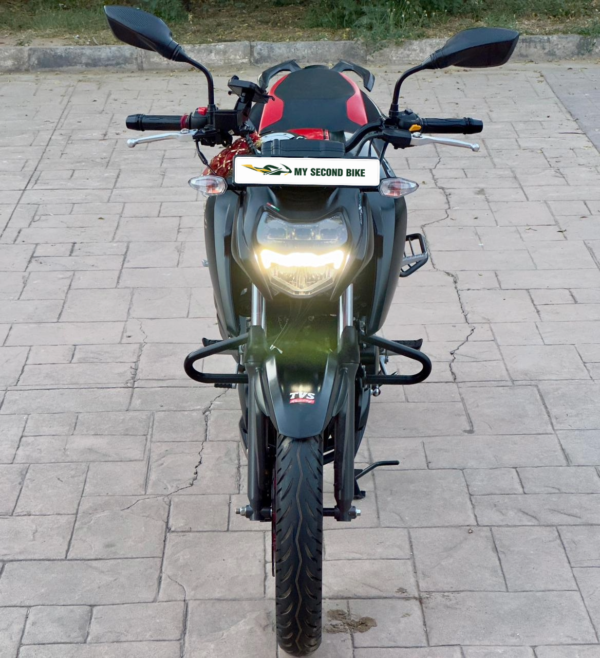 TVS Apache 160 4V 2025