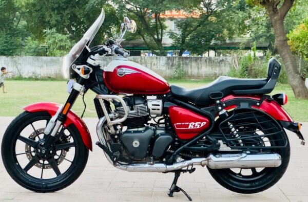 Royal Enfield Super Meteor 650 2025