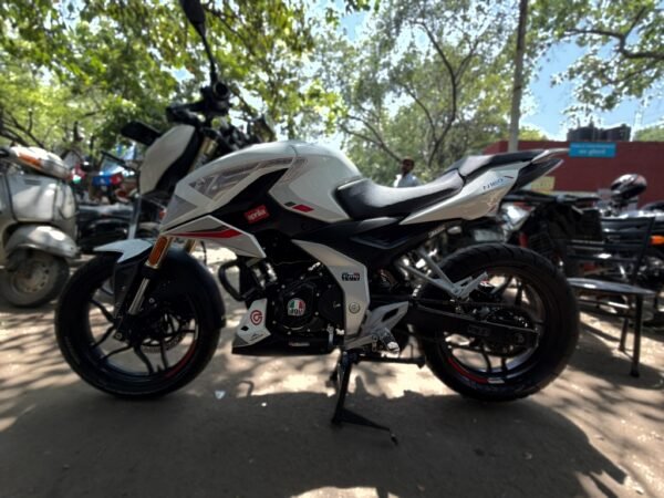 Bajaj Pulsar N160 2025