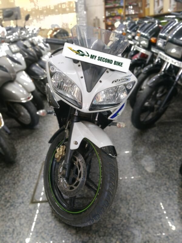 Yamaha R15 2016