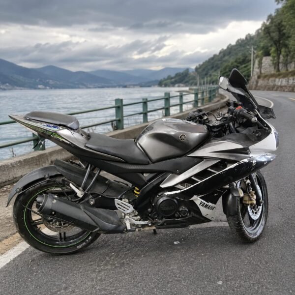 Yamaha R15 2016