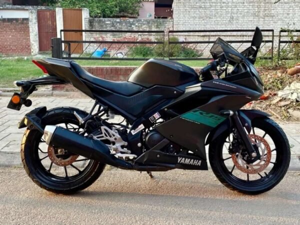 Yamaha R15 2022