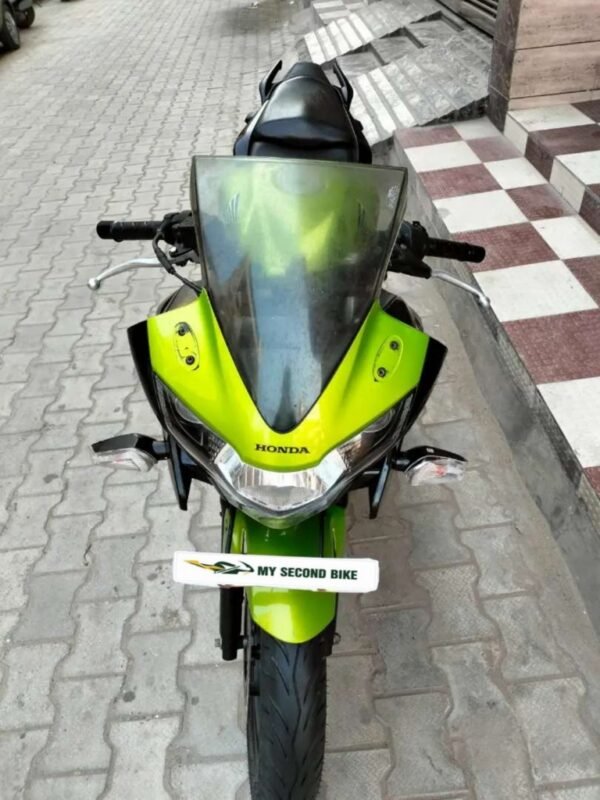 Honda CBR150 R 2016