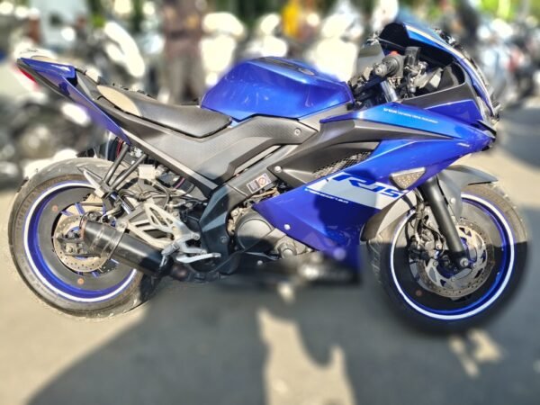 Yamaha R15 2021
