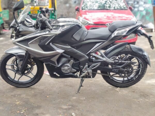 Bajaj Pulsar RS200 2018