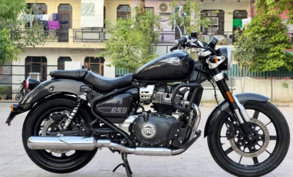Royal Enfield Super Meteor 650 2025