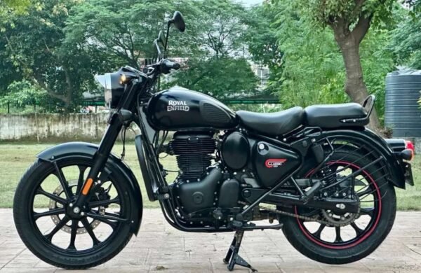 Royal Enfield Classic Stealth Black 2023