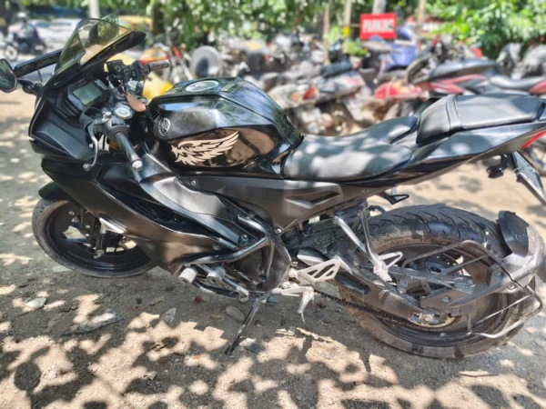 2022 Yamaha R1v4