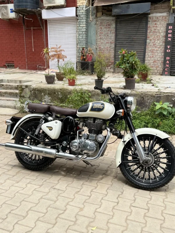 Royal Enfield Classic 2017