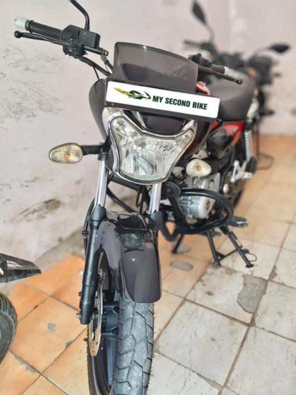 Bajaj V15 2016