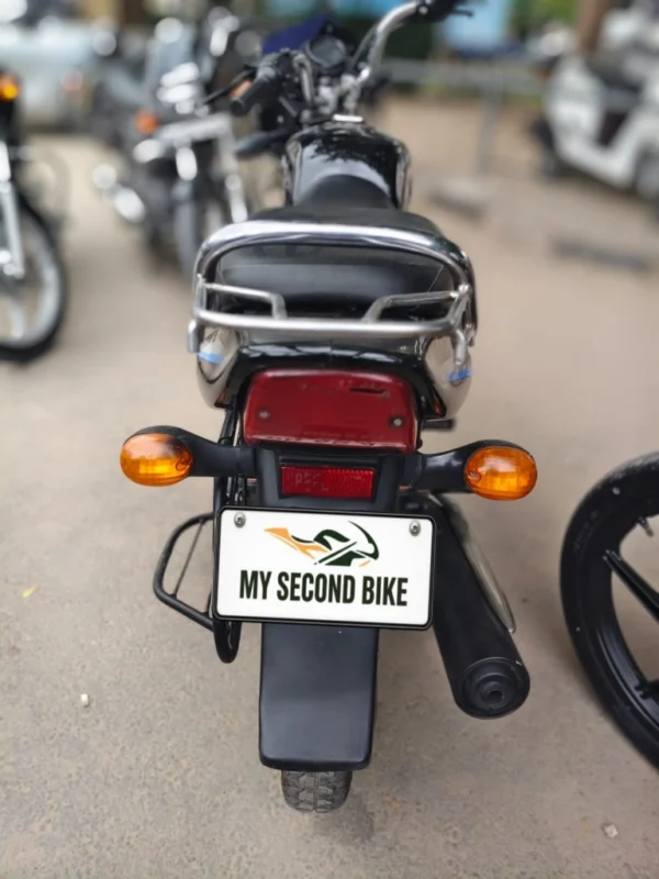 Bajaj CT 2018