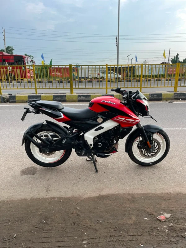 Bajaj Pulsar NS200 2021