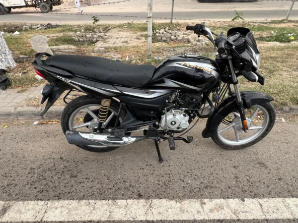 Bajaj Platina 2024