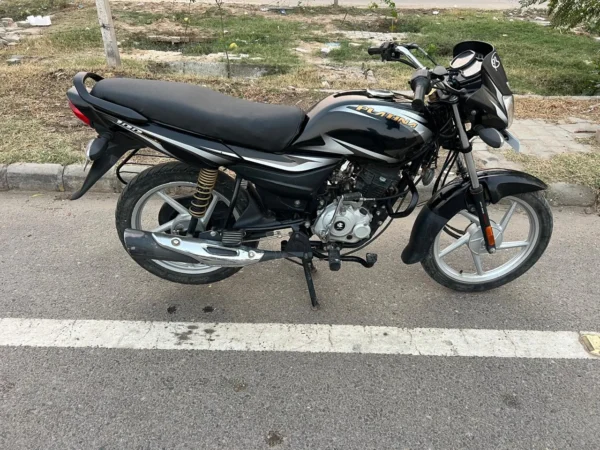 Bajaj Platina 2023