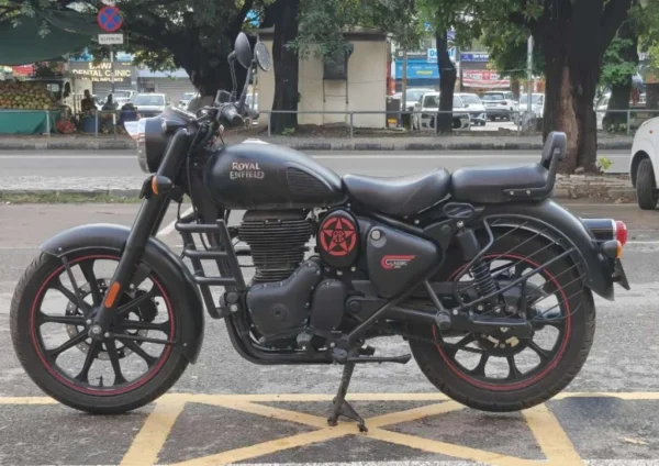 Royal Enfield Classic 350 Dark Series 2023