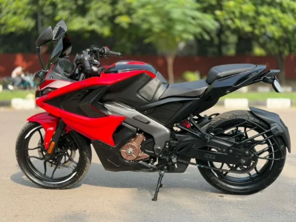 2025 Bajaj Pulsar RS 200