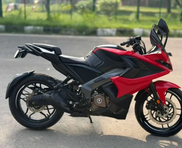 2025 Bajaj Pulsar RS 200